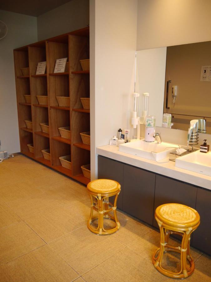 Hearts Capsule Hotel & Spa Hakata Фукуока Экстерьер фото